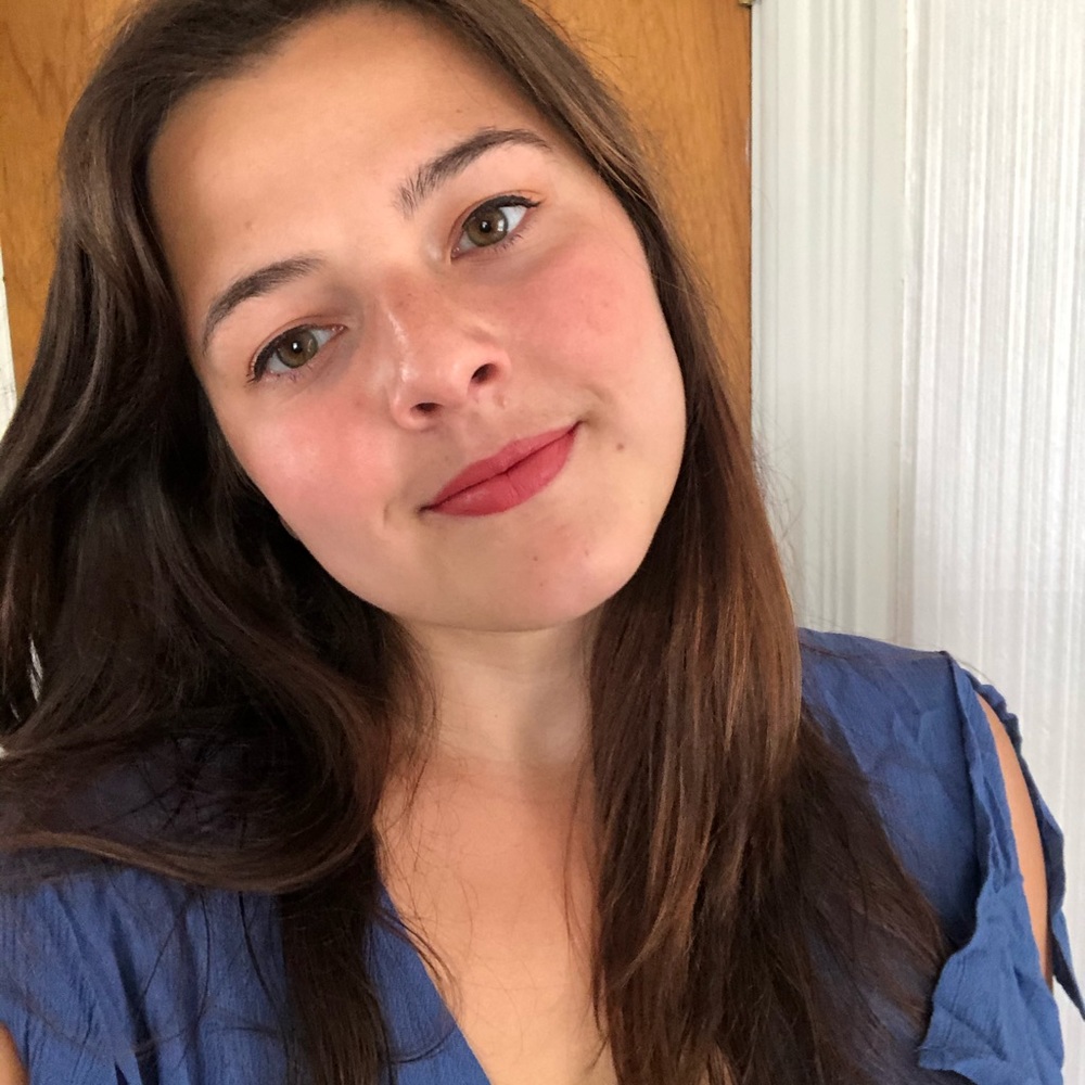 Meet your Posher, Cassandra